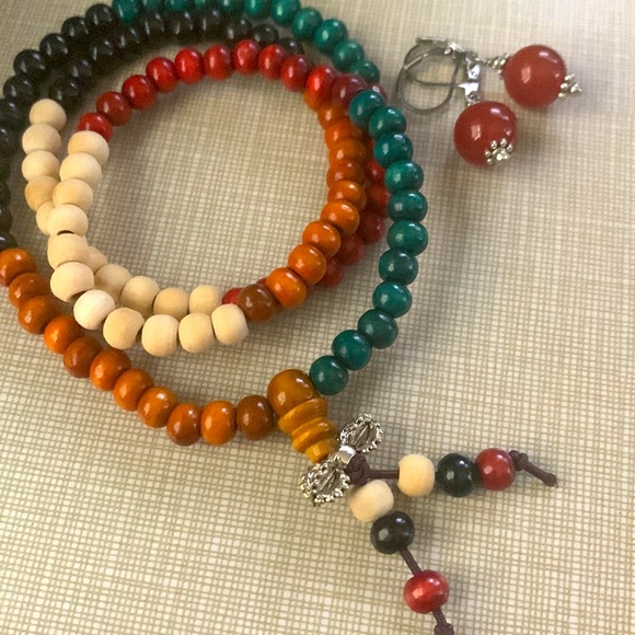 Jewelry - New Set Sandalwood bead bracelet Wristband Mala prat with earrings